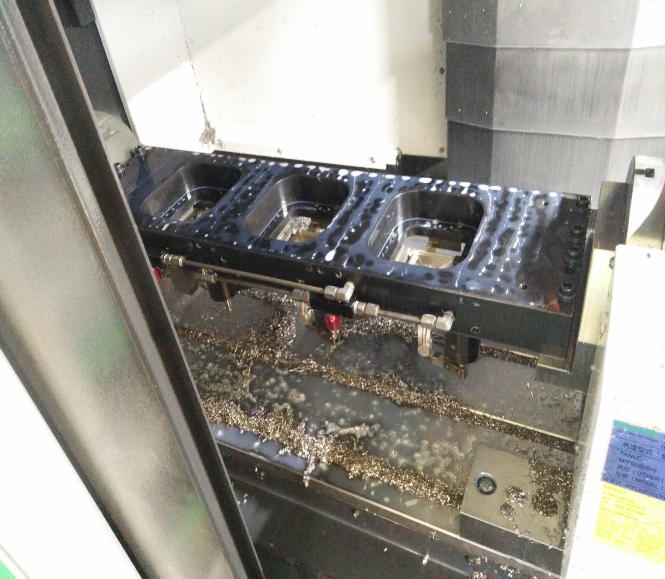 CNC 加工中心切削不鏽鋼鑄件